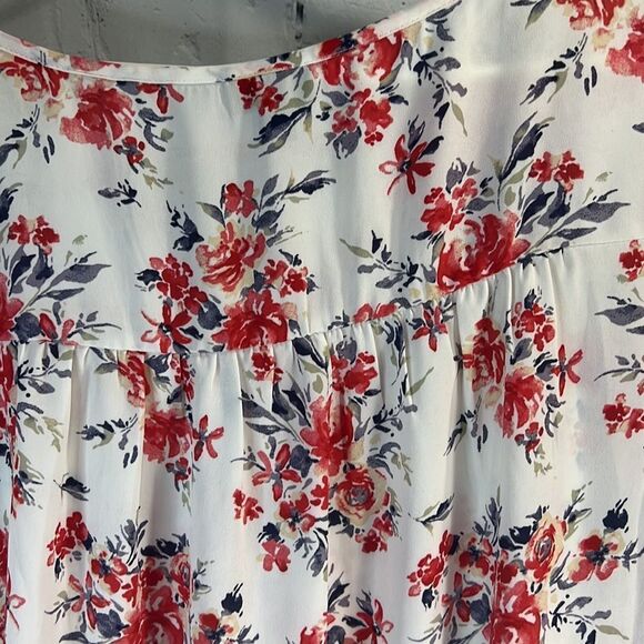 Torrid floral blouse  - Picture 8 of 8